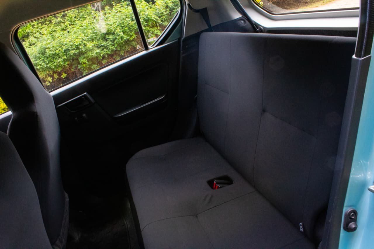 Vehicle photo thumbnail 9