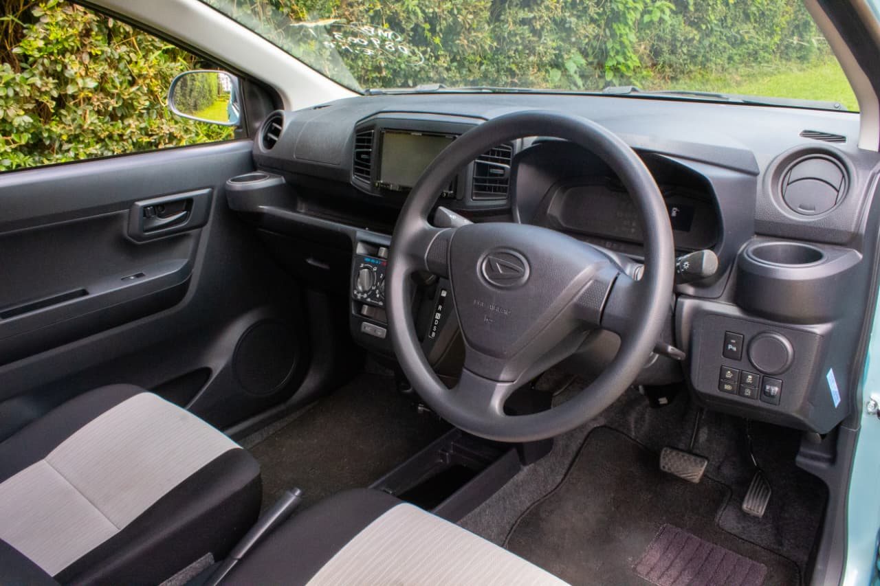 Vehicle photo thumbnail 4