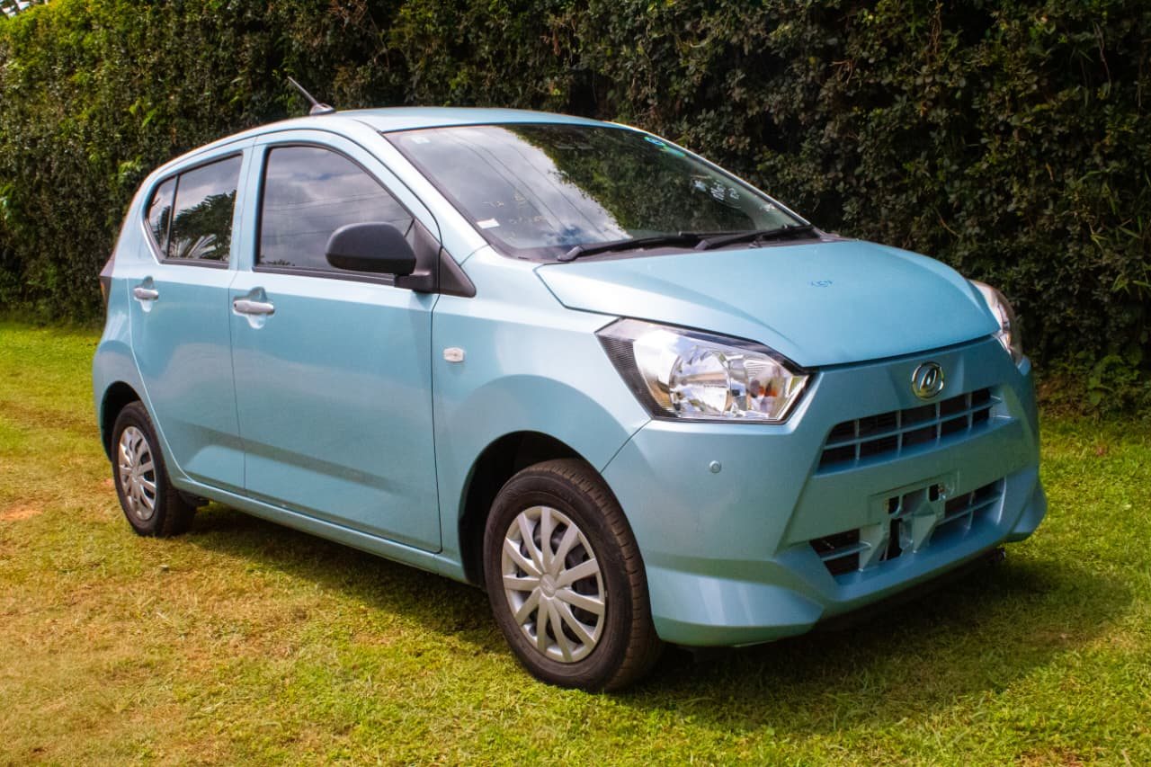 Vehicle photo thumbnail 3