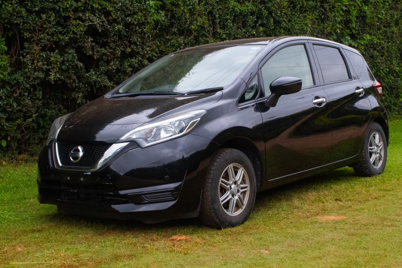 Vehicle photo thumbnail 2