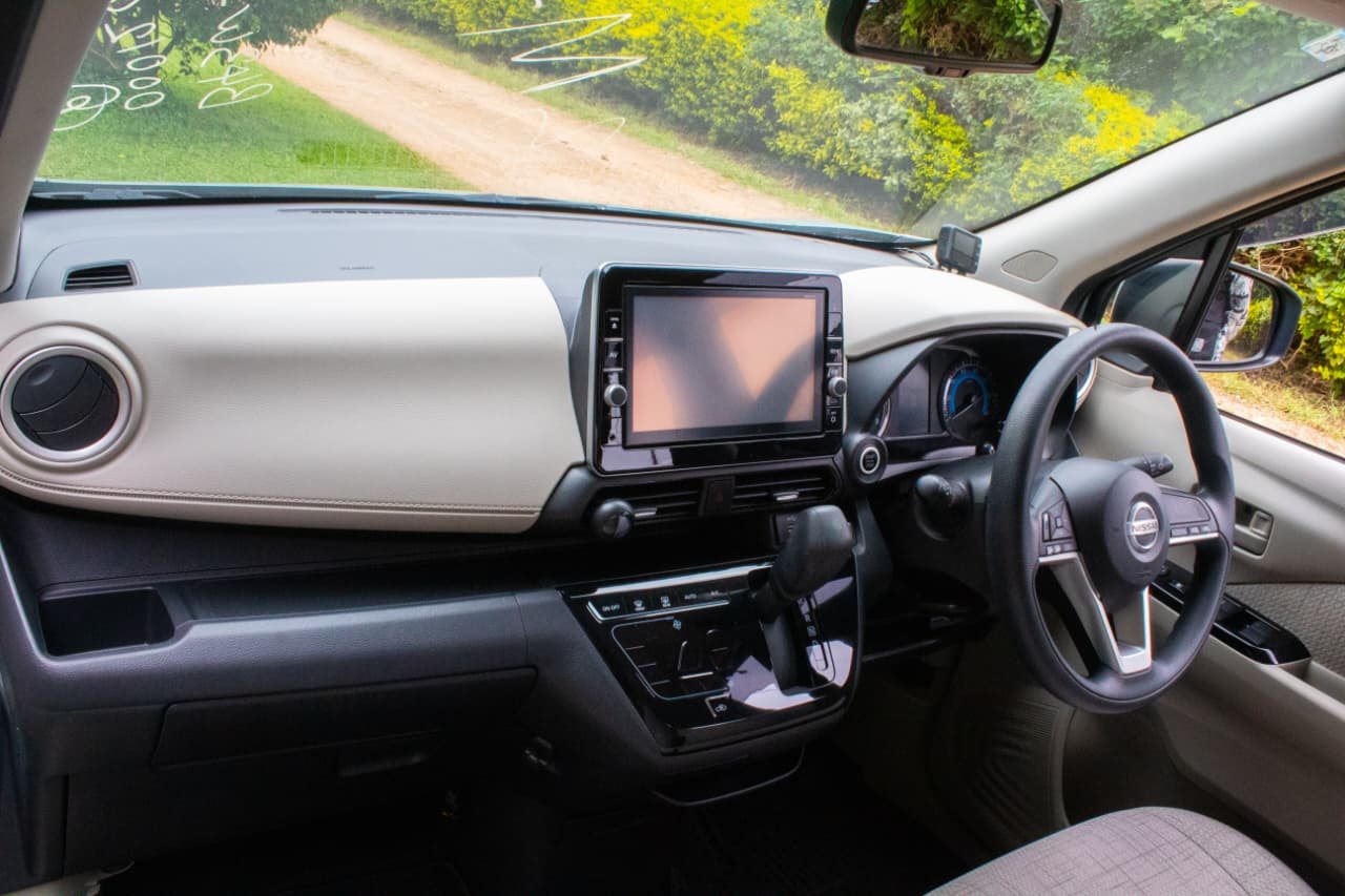 Vehicle photo thumbnail 5