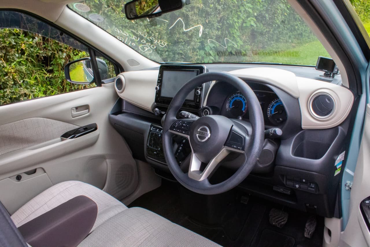 Vehicle photo thumbnail 6