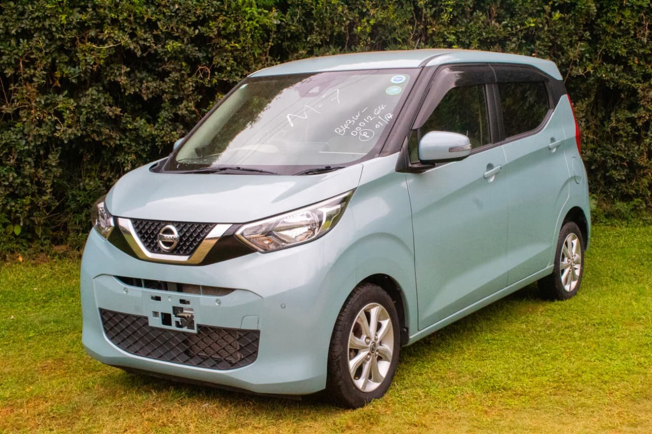 Vehicle photo thumbnail 3