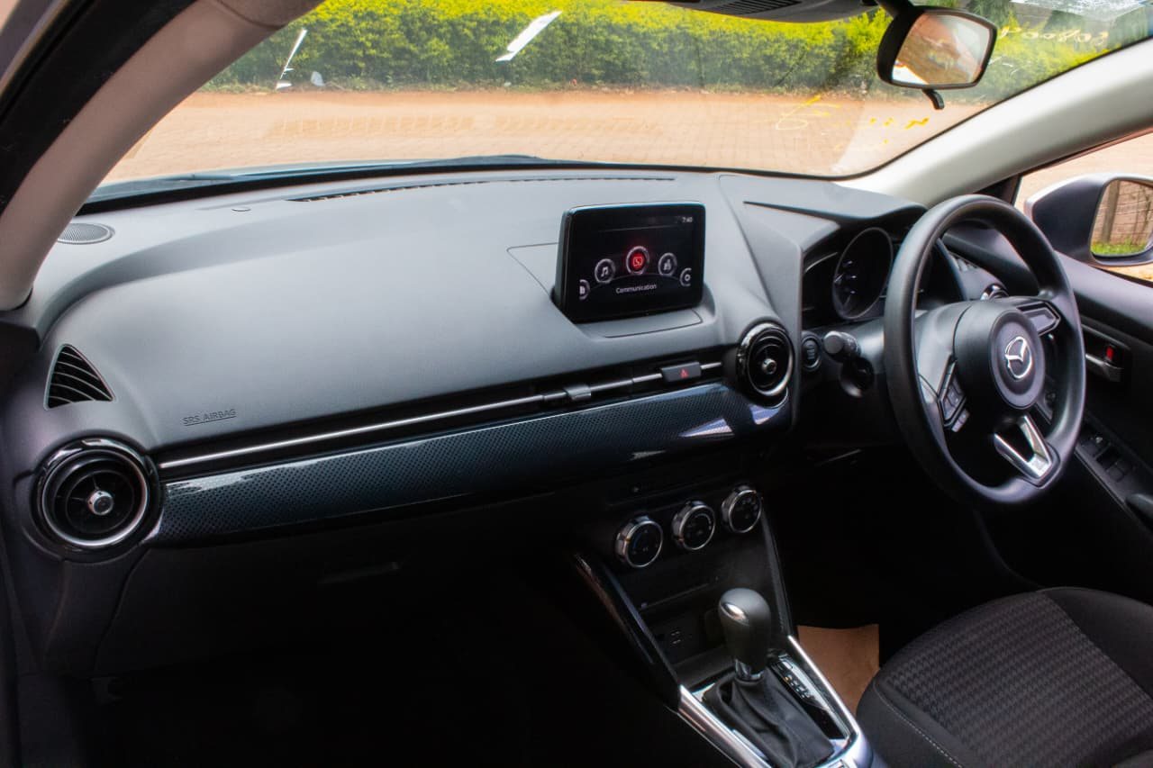 Vehicle photo thumbnail 6