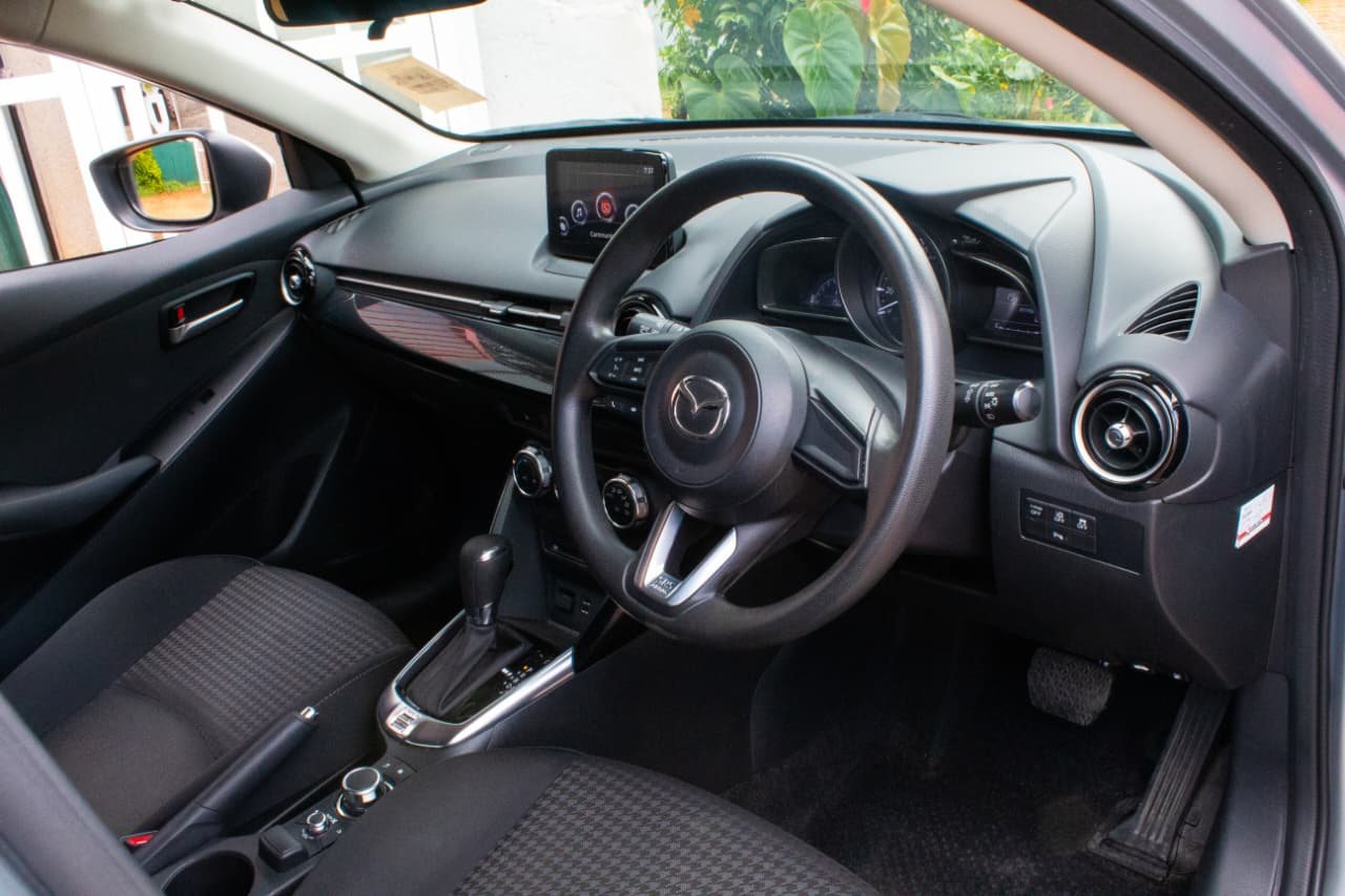 Vehicle photo thumbnail 5