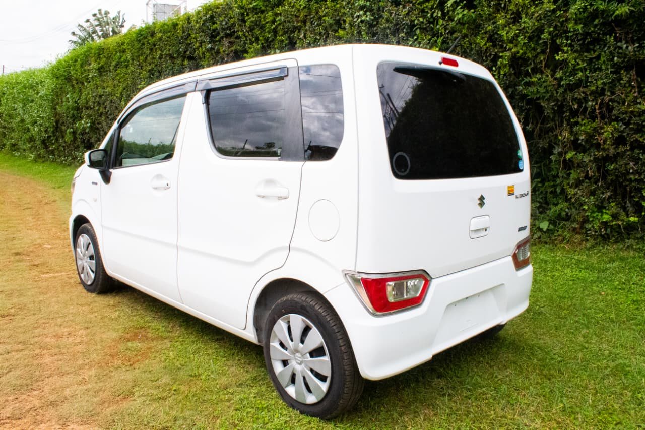 Vehicle photo thumbnail 12