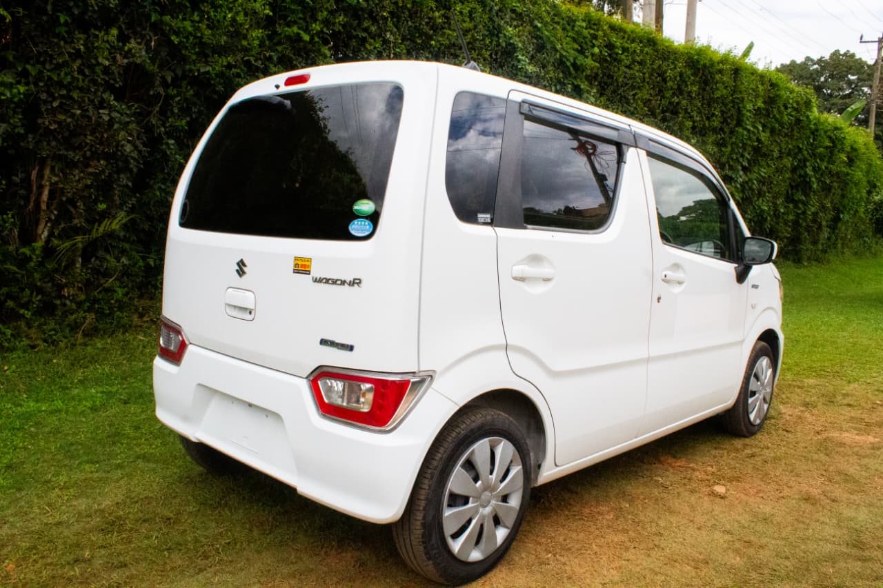 Vehicle photo thumbnail 7