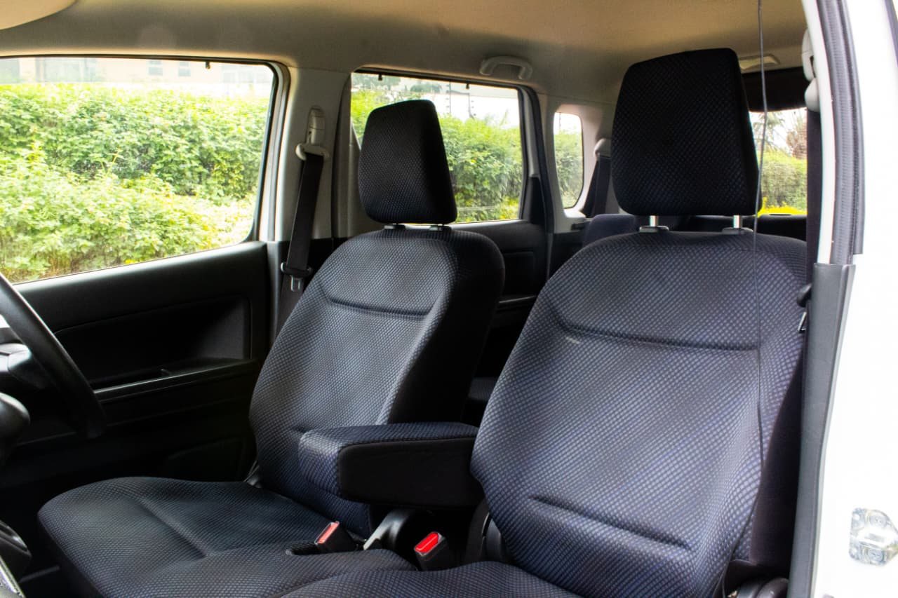 Vehicle photo thumbnail 9