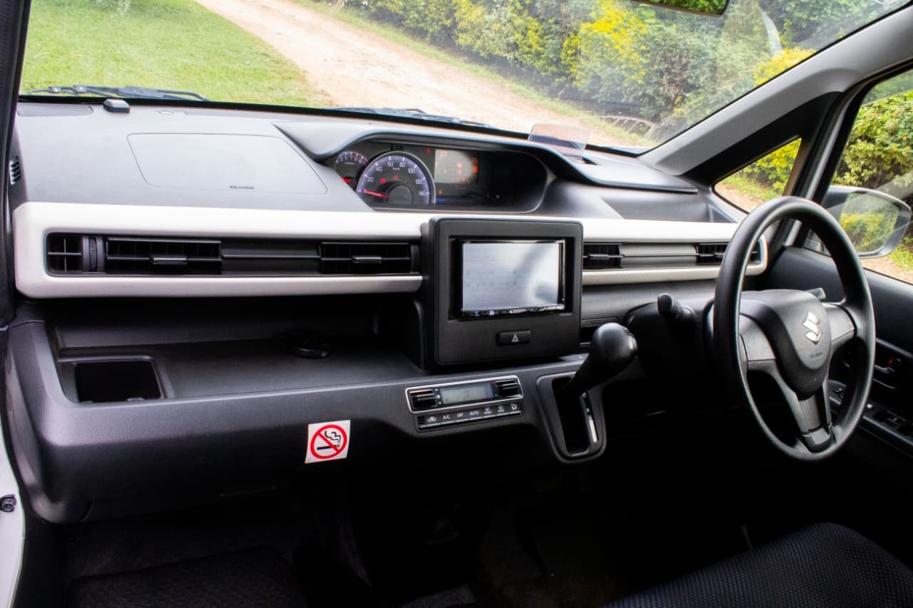 Vehicle photo thumbnail 8