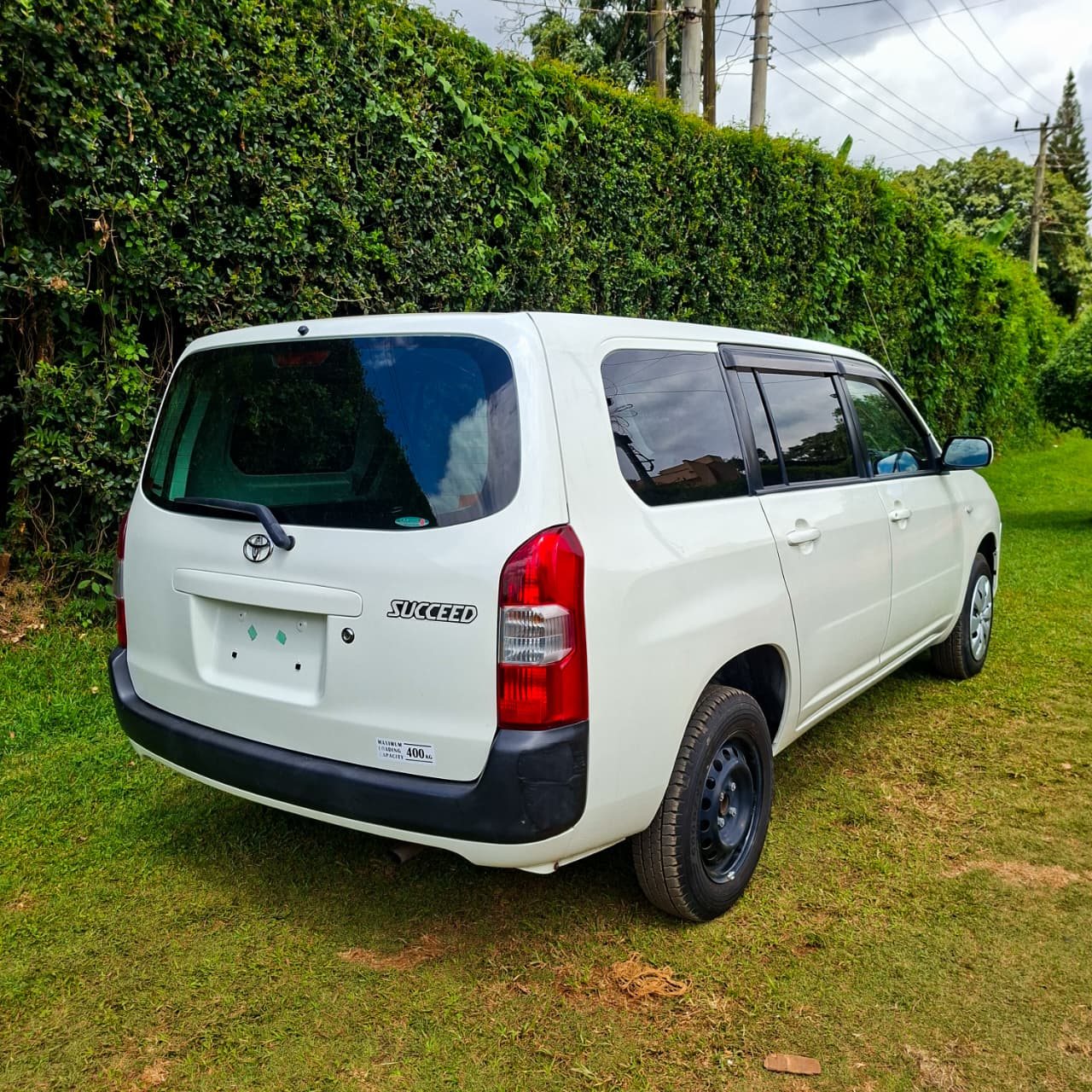 Vehicle photo thumbnail 11