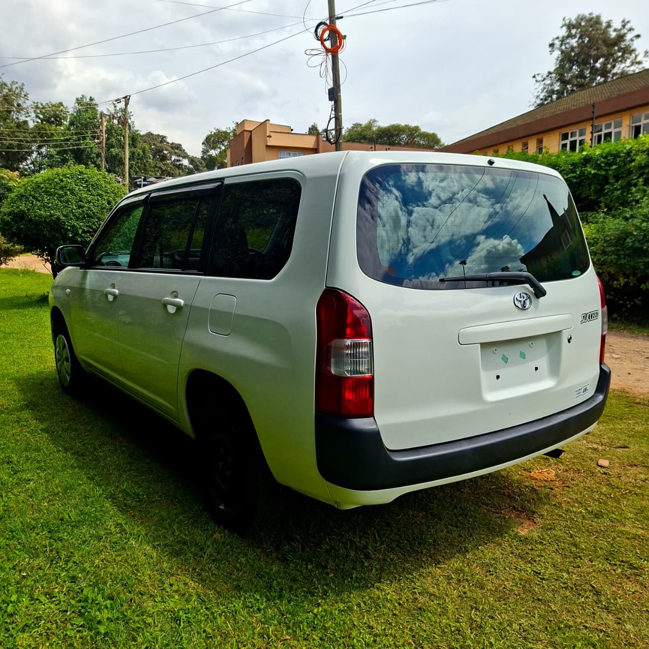 Vehicle photo thumbnail 14