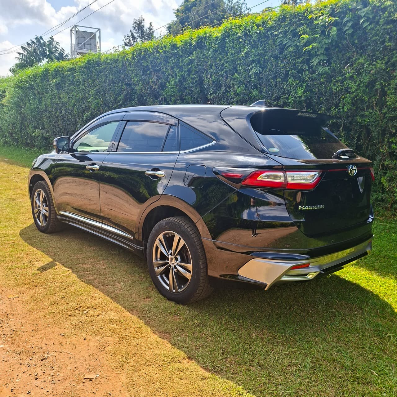 Vehicle photo thumbnail 12