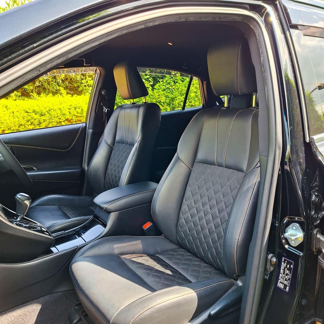 Vehicle photo thumbnail 10