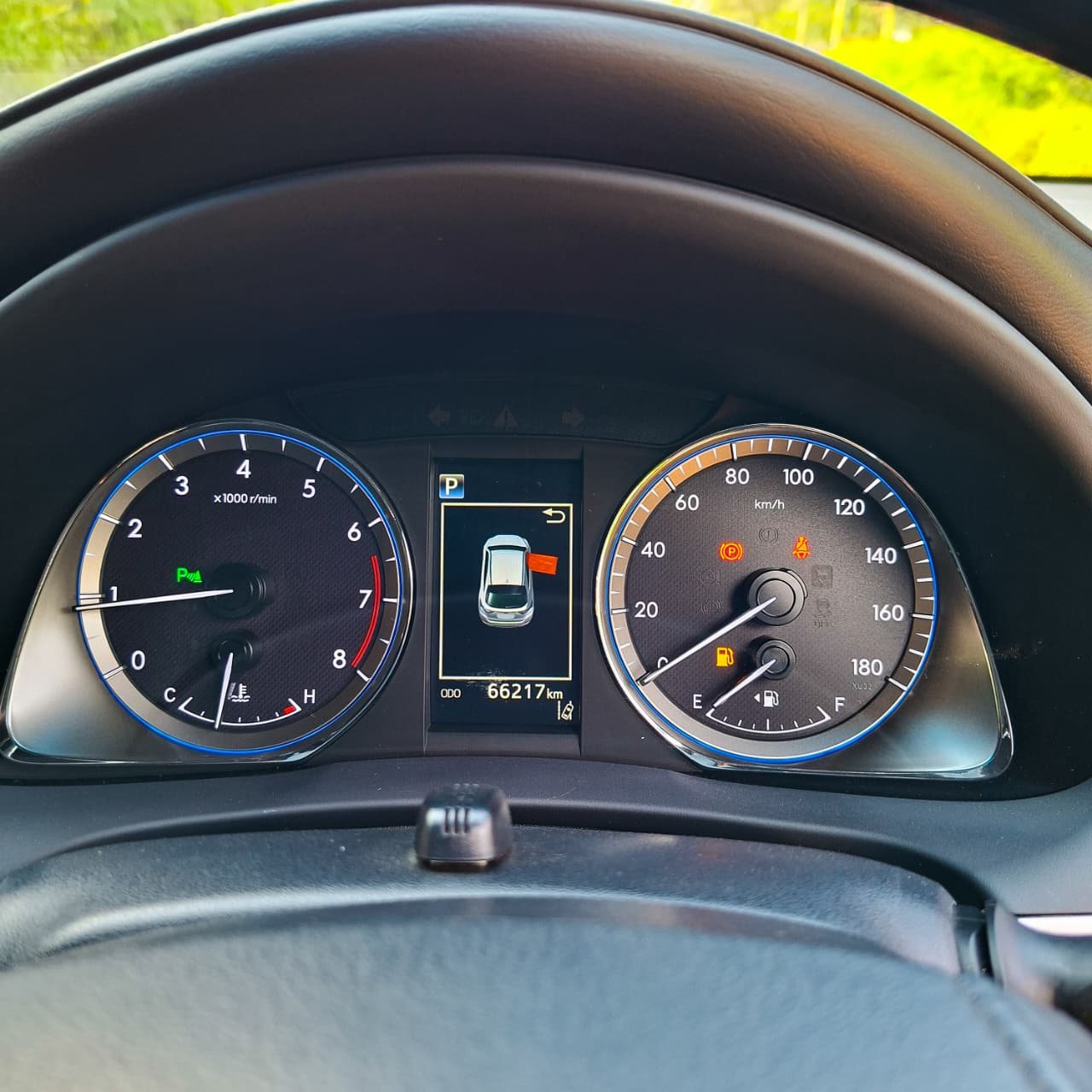 Vehicle photo thumbnail 5