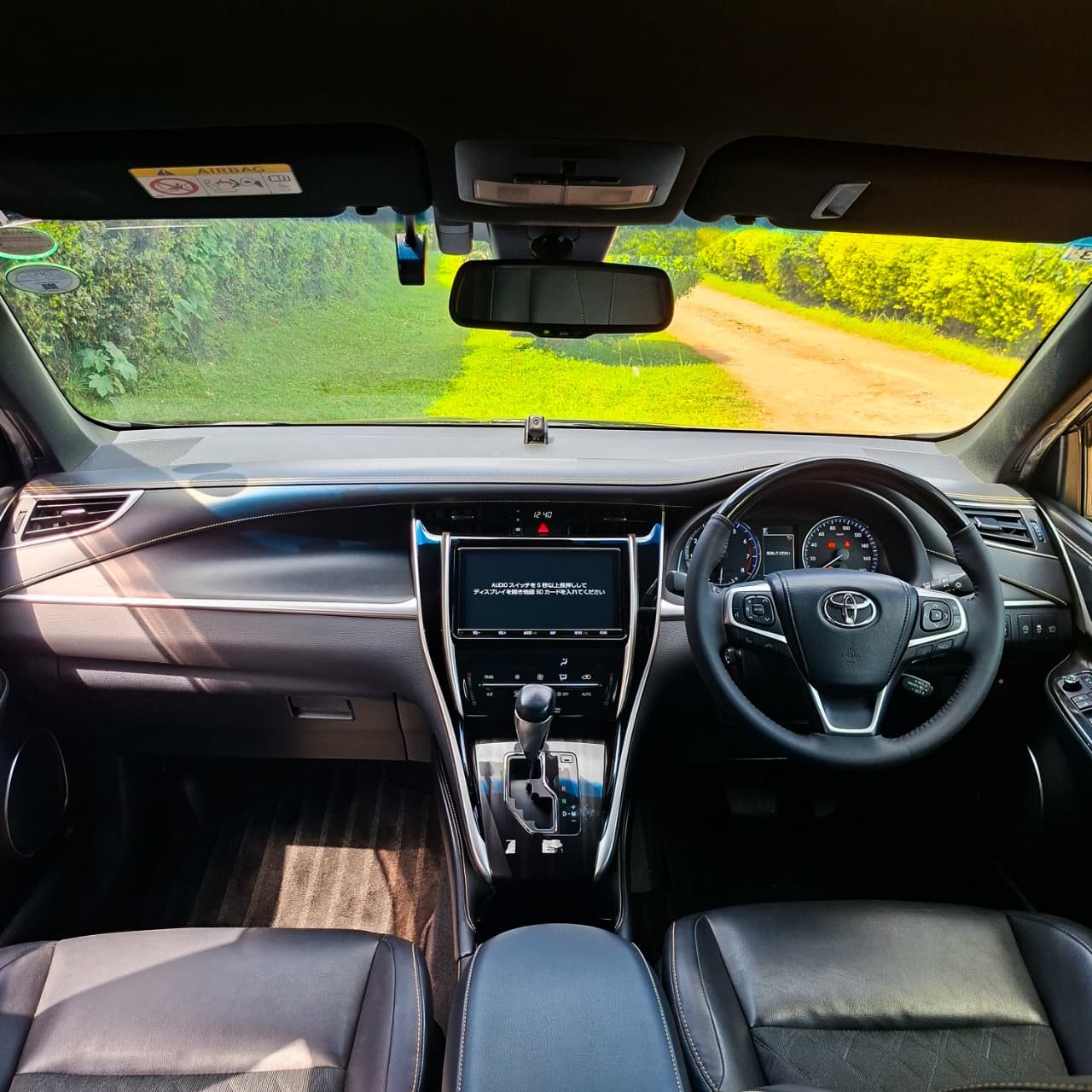 Vehicle photo thumbnail 6