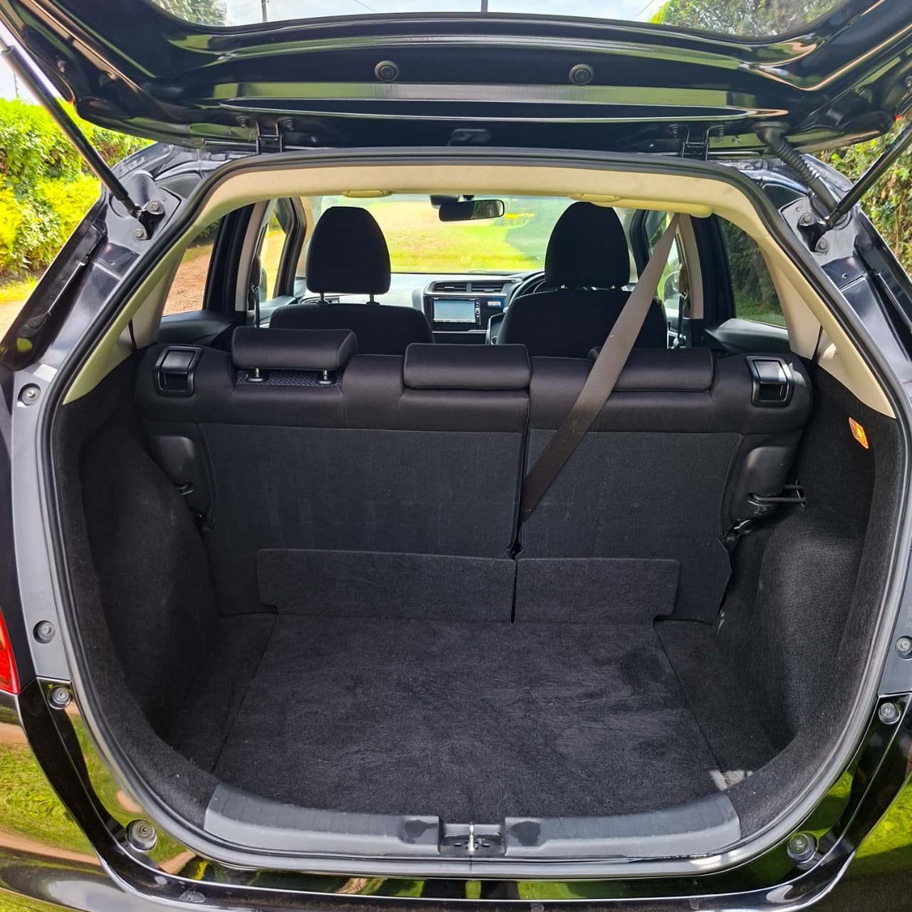 Vehicle photo thumbnail 15