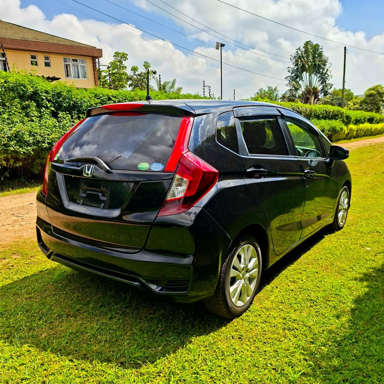Vehicle photo thumbnail 13