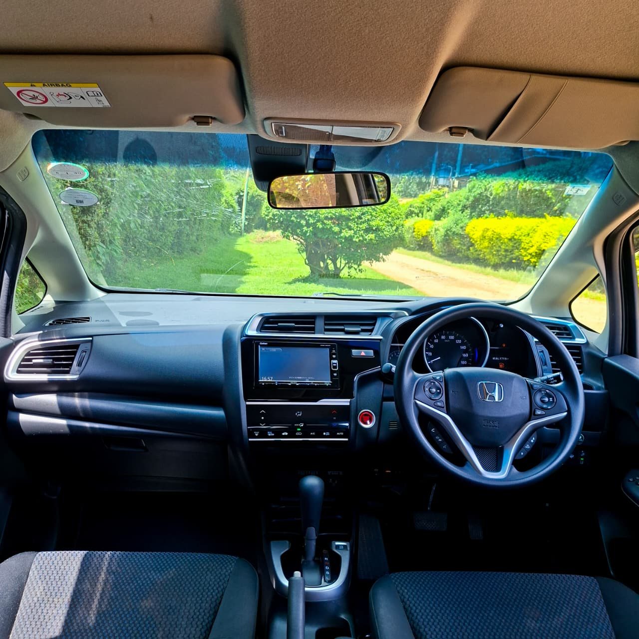 Vehicle photo thumbnail 4