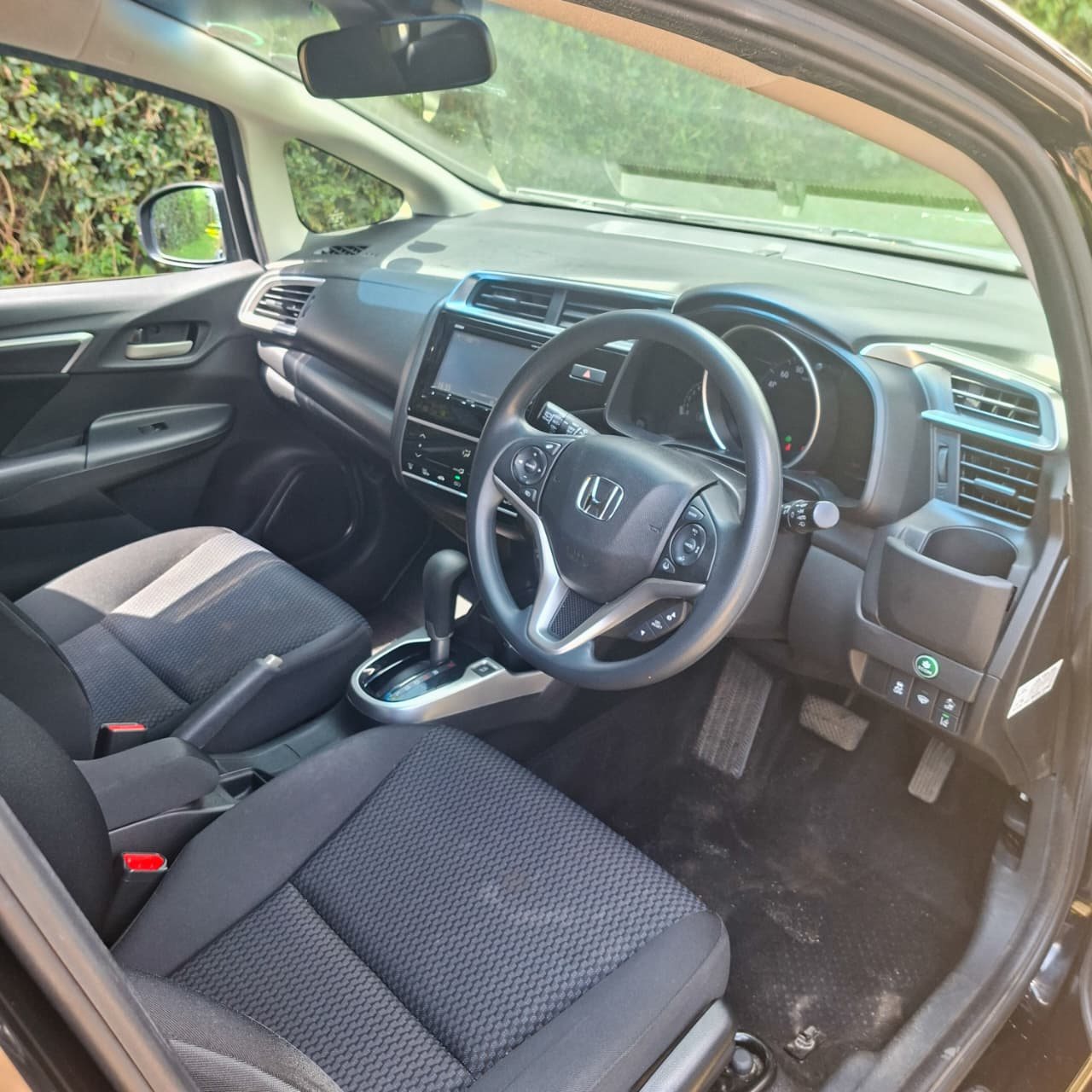 Vehicle photo thumbnail 5