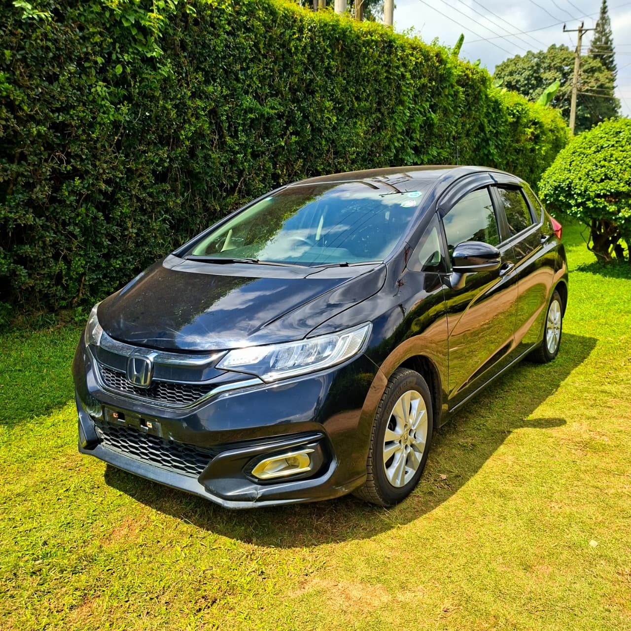 Vehicle photo thumbnail 3