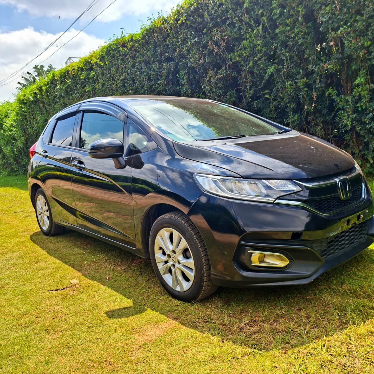 Vehicle photo thumbnail 2