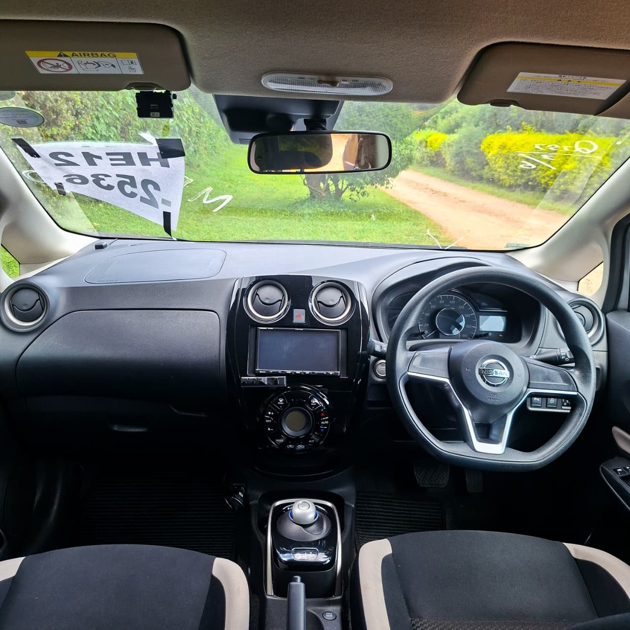 Vehicle photo thumbnail 4